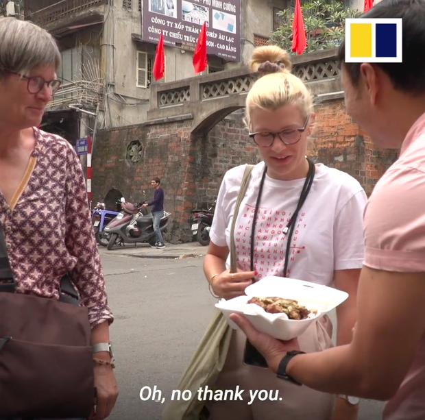 Báo nước ngoài giới thiệu món chả rươi Hà Nội và phản ứng trái chiều của du khách quốc tế: người hào hứng, kẻ sợ phát khiếp - Ảnh 7.