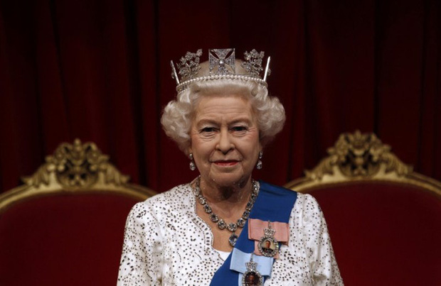  10 khoảnh khắc đã thay đổi Hoàng gia Anh mãi mãi trong một thập kỷ qua - Ảnh 1.