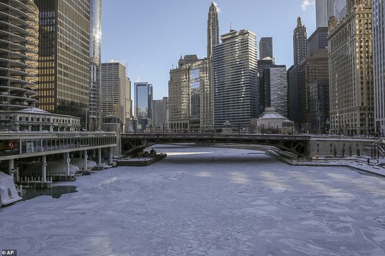 Xoáy cực ở Mỹ: Chicago lo sợ băng chấn - Ảnh 1.