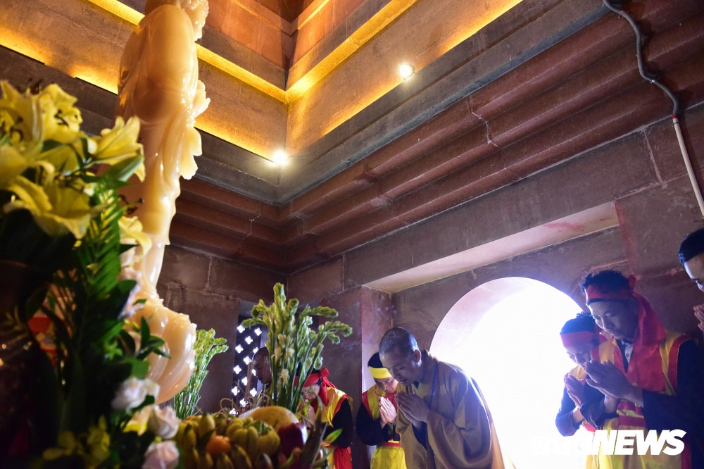 Ảnh: Vạn người tham gia lễ rước nước tại chùa Tam Chúc lớn nhất thế giới - Ảnh 13. Ảnh: Vạn người tham gia lễ rước nước tại chùa Tam Chúc lớn nhất thế giới - Ảnh 13.