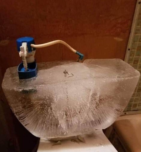 Những hình ảnh khó đỡ trong đợt rét kỷ lục ở Mỹ - Ảnh 8. Những hình ảnh khó đỡ trong đợt rét kỷ lục ở Mỹ - Ảnh 8.