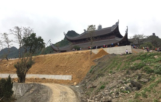 Cận cảnh ngôi chùa lớn nhất thế giới ở Vịnh Hạ Long trên cạn - Ảnh 12.