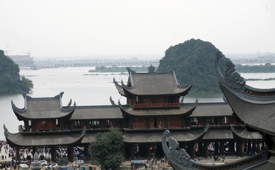 Cận cảnh ngôi chùa lớn nhất thế giới ở Vịnh Hạ Long trên cạn - Ảnh 10.