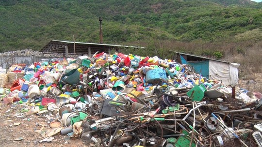 Chi hơn 35 tỉ đồng, chuyển 70.000 tấn rác từ Côn Đảo về đất liền xử lý - Ảnh 3.