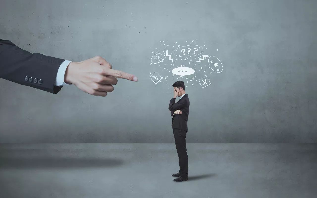 Cùng là một chai nước, siêu thị bán 10 nghìn nhưng khách sạn 5 sao để giá 1 triệu: Giá trị luôn phụ thuộc vào vị thế, dù bạn là ai đi nữa, đặt bản thân sai chỗ thì chẳng đáng lấy 1 xu - Ảnh 1. Cùng là một chai nước, siêu thị bán 10 nghìn nhưng khách sạn 5 sao để giá 1 triệu: Giá trị luôn phụ thuộc vào vị thế, dù bạn là ai đi nữa, đặt bản thân sai chỗ thì chẳng đáng lấy 1 xu - Ảnh 1.