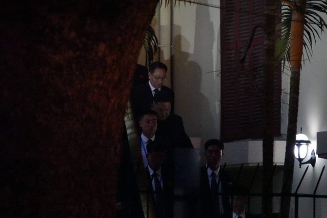 [ẢNH] Chủ tịch Kim Jong Un thăm Đại sứ quán Triều Tiên trong ngày đầu tiên đến Hà Nội - Ảnh 12.