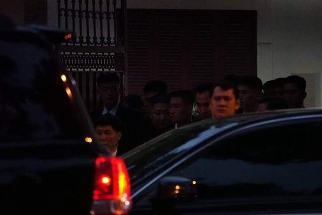 [ẢNH] Chủ tịch Kim Jong Un thăm Đại sứ quán Triều Tiên trong ngày đầu tiên đến Hà Nội - Ảnh 13.