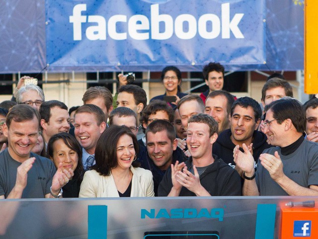 Hôm nay Facebook tròn 15 tuổi, cùng nhìn lại hành trình khó tin của Mark Zuckerberg: Từ cậu sinh viên bỏ học đến tỷ phú sở hữu MXH ‘đông dân’ nhất hành tinh - Ảnh 4.