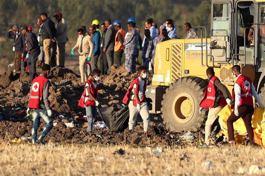 Tìm thấy hộp đen của máy bay bị rơi ở Ethiopia - Ảnh 1.