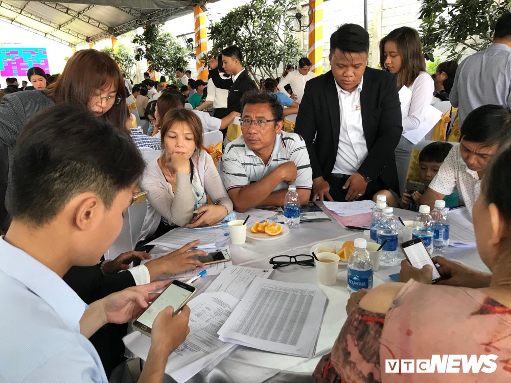 TP.HCM: Bất động sản đói nguồn cung, nhiều công ty sa thải nhân viên hàng loạt - Ảnh 4. TP.HCM: Bất động sản đói nguồn cung, nhiều công ty sa thải nhân viên hàng loạt - Ảnh 4.