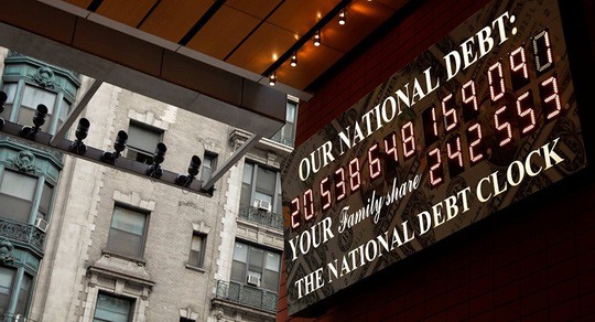  Nợ công nhảy qua mốc 22.000 tỉ USD, Mỹ sắp “cạn tiền mặt”?  - Ảnh 1.