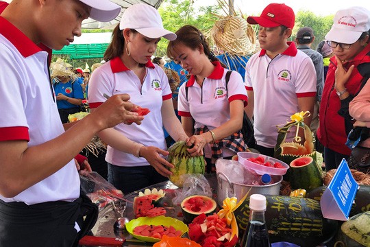  Đặc sắc Lễ hội dưa hấu lần đầu tiên ở Việt Nam  - Ảnh 5.