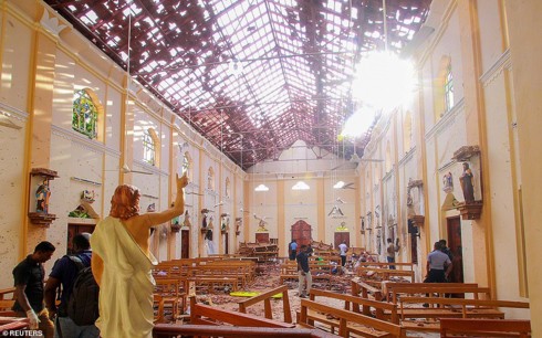 Hiện trường vụ nổ bom kinh hoàng tại Sri Lanka làm 207 người chết - Ảnh 3.