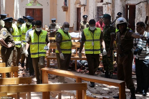 Hiện trường vụ nổ bom kinh hoàng tại Sri Lanka làm 207 người chết - Ảnh 4.