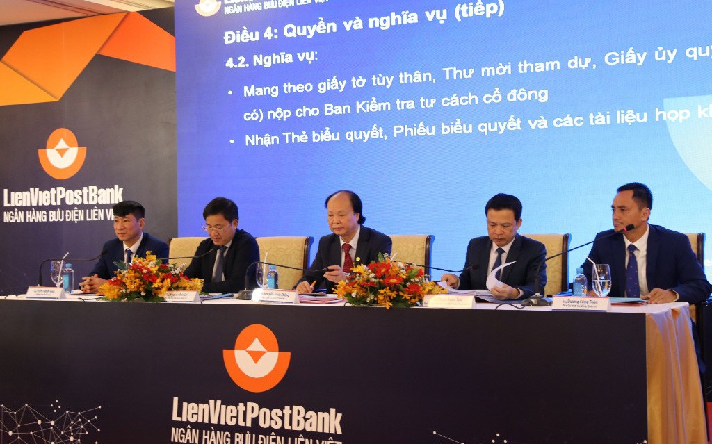 ĐHCĐ LienVietPostBank: Quyết chuyển sang niêm yết tại HoSE, chia cổ tức và cổ phiếu thưởng tỷ lệ 10%