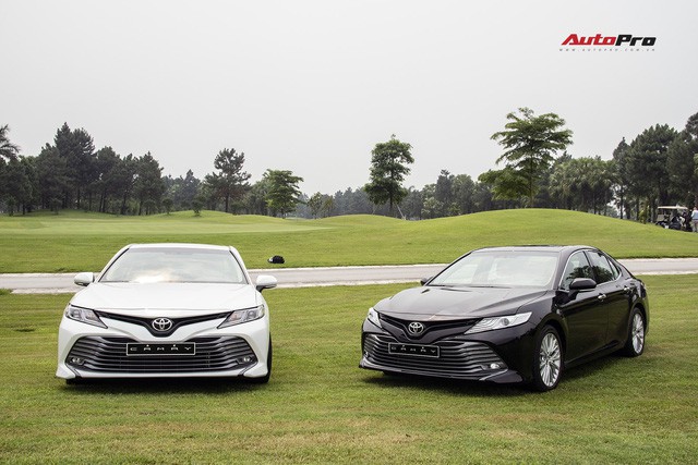 Toyota Camry nhập Thái Lan giá rẻ nhưng ‘lạc’ hàng chục triệu đồng tại đại lý mới đáng quan tâm - Ảnh 2.