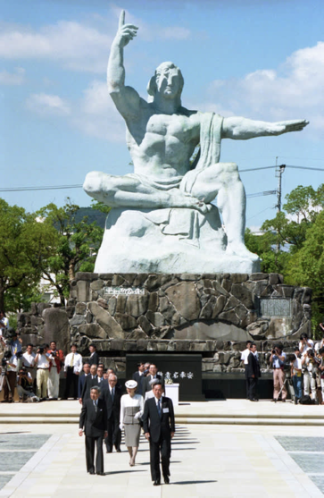 Những khoảnh khắc đáng nhớ của Nhật hoàng Akihito và hoàng hậu Michiko trước thời điểm chuyển giao lịch sử - Ảnh 4.