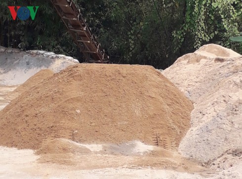 Thừa Thiên Huế: Thiếu hụt cát xây dựng, giá cát tăng cao - Ảnh 1.