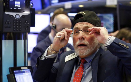 Dow Jones mất hơn 150 điểm sau khi Fed tuyên bố sẽ không cắt giảm mức lãi suất chuẩn