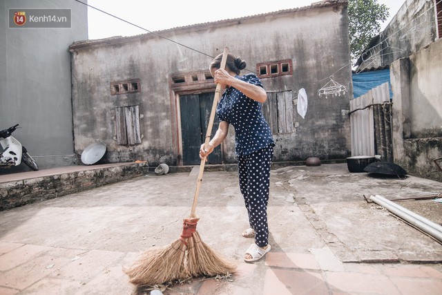 Gặp bà Tân Vê Lốc có 1 triệu subcribe nhờ nấu ăn khổng lồ: Bà xấu xí nhom nhem mà được các cháu yêu quý đến thế, vui lắm! - Ảnh 13.