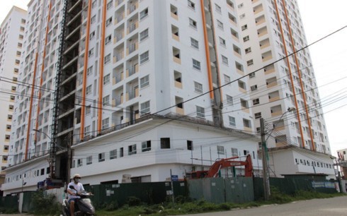 Giá rẻ chưa bằng cốc trà đá, ban lãnh đạo Hoàng Quân (HQC) đăng ký mua hàng chục triệu cổ phiếu