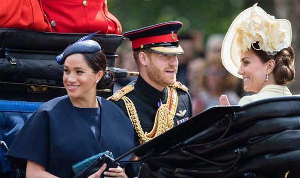 Nghỉ thai sản, Meghan Markle vẫn đá chị dâu Kate ra khỏi danh sách phụ nữ quyền lực và lý do thực sự khiến cô không gặp mặt ông Trump - Ảnh 1.