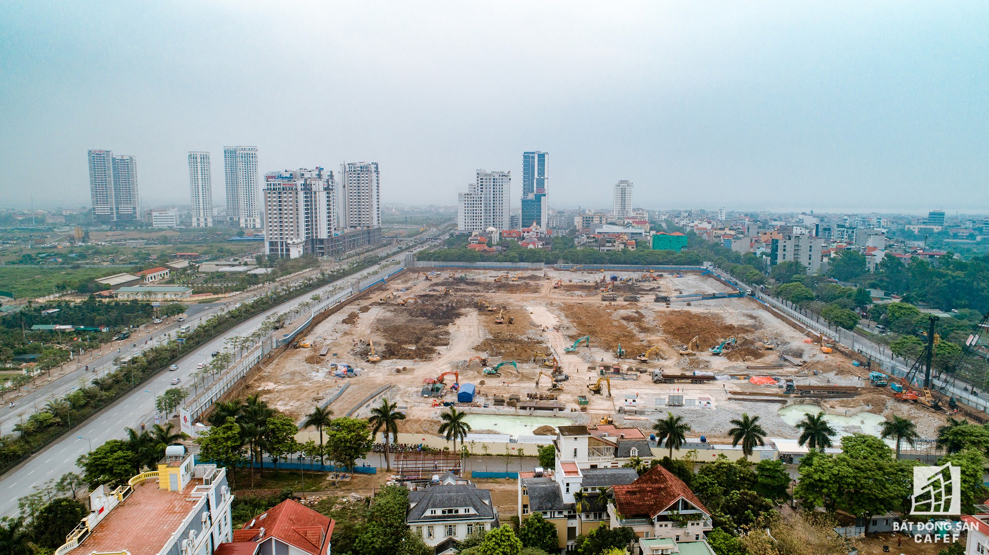 Cận cảnh hàng loạt dự án cao ốc dọc trục đường 8 làn xe tại trung tâm Hà Nội - Ảnh 3.