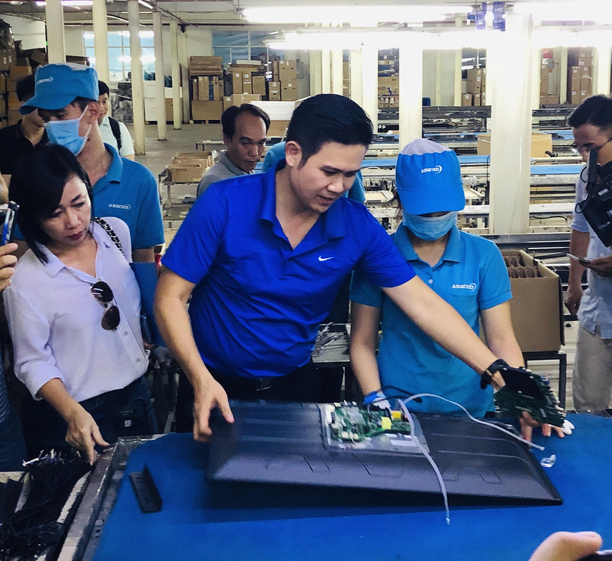 Asanzo dính nghi án hàng Trung Quốc đội lốt hàng Việt, ông chủ Phạm Văn Tam lên tiếng: Chúng tôi không bao giờ làm việc dại dột như vậy! - Ảnh 8. Asanzo dính nghi án hàng Trung Quốc đội lốt hàng Việt, ông chủ Phạm Văn Tam lên tiếng: Chúng tôi không bao giờ làm việc dại dột như vậy! - Ảnh 8.