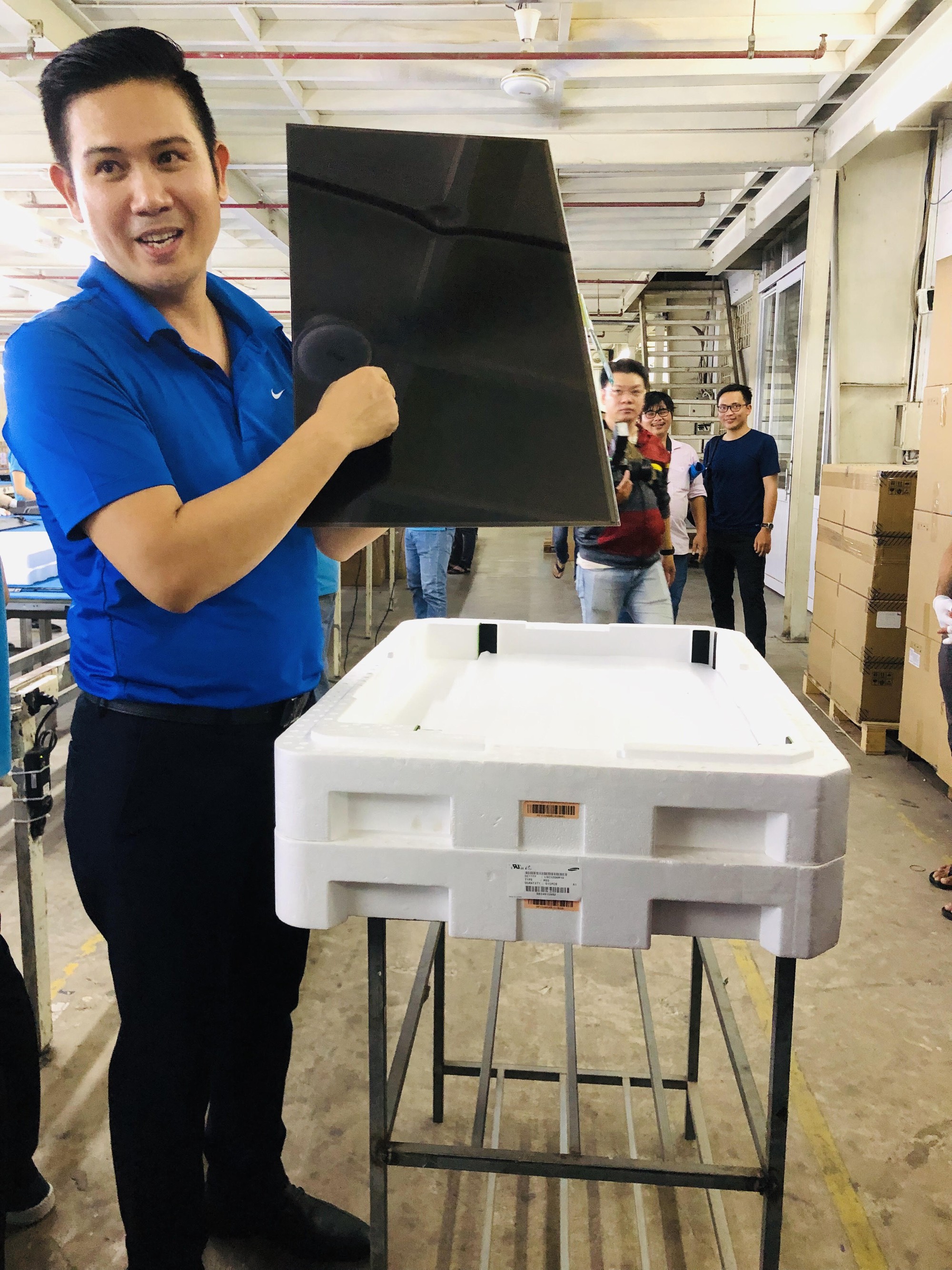 Asanzo dính nghi án hàng Trung Quốc đội lốt hàng Việt, ông chủ Phạm Văn Tam lên tiếng: Chúng tôi không bao giờ làm việc dại dột như vậy! - Ảnh 6. Asanzo dính nghi án hàng Trung Quốc đội lốt hàng Việt, ông chủ Phạm Văn Tam lên tiếng: Chúng tôi không bao giờ làm việc dại dột như vậy! - Ảnh 6.