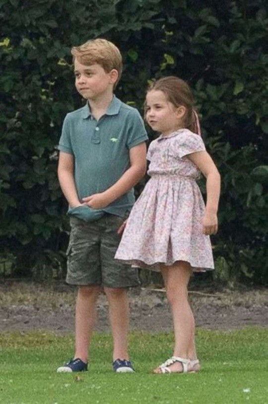  Hình ảnh đi chơi chung hiếm hoi của hai gia đình Hoàng tử Anh  - Ảnh 9.