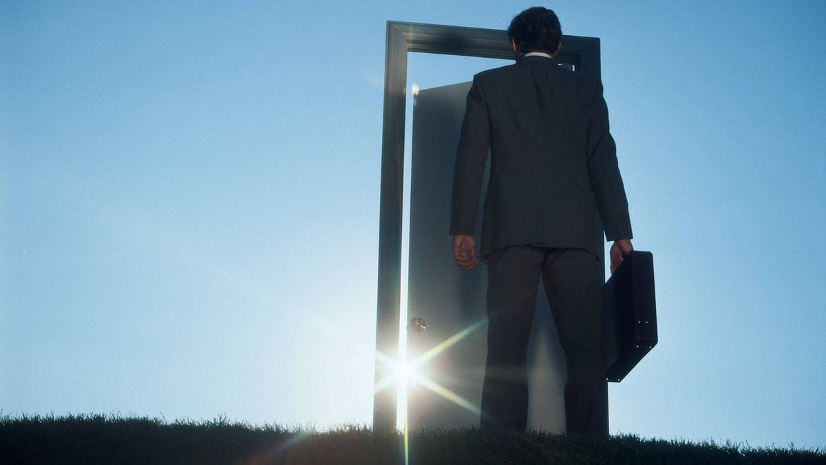 Có những thứ trên đời chẳng đáng 1 xu, hà tất bạn phải níu giữ? Nếu là 9 điều này, cứ quẳng đi cho lòng thêm nhẹ! - Ảnh 5. Có những thứ trên đời chẳng đáng 1 xu, hà tất bạn phải níu giữ? Nếu là 9 điều này, cứ quẳng đi cho lòng thêm nhẹ! - Ảnh 5.