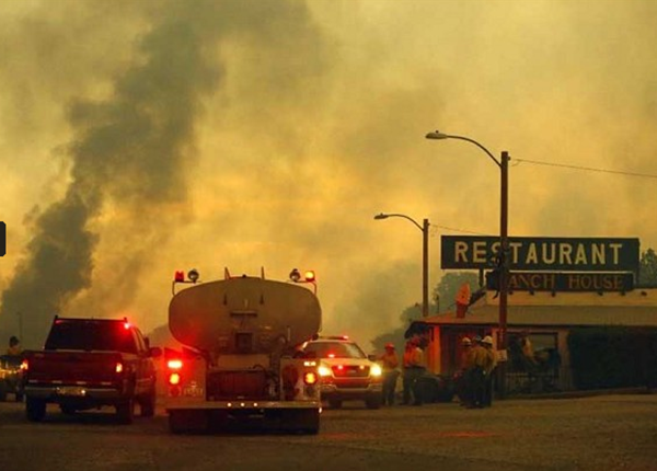 Bức ảnh 19 lính cứu hỏa cùng chung một số phận và câu chuyện thảm kịch trong vụ cháy rừng kinh hoàng nhất lịch sử nước Mỹ - Ảnh 2.