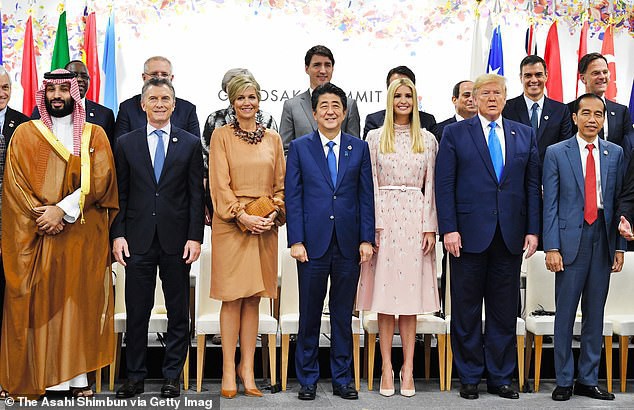 Khoảnh khắc Ivanka Trump khiến các nhà lãnh đạo thế giới ngước nhìn không rời mắt gây sốt mạng xã hội - Ảnh 1.