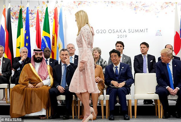 Khoảnh khắc Ivanka Trump khiến các nhà lãnh đạo thế giới ngước nhìn không rời mắt gây sốt mạng xã hội - Ảnh 2.