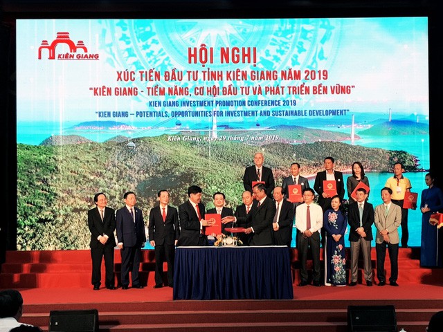 Sau vụ lộ thông tin ở Đà Nẵng, vua hàng hiệu Hạnh Nguyễn chuyển hướng sang Phú Quốc, lập dự án Khu phi thuế quan - Factory Outlet hơn 6.800 tỷ đồng - Ảnh 2.