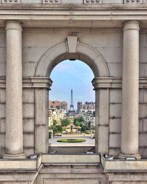 Sửng sốt với tiểu Paris “sao y bản chính” của Trung Quốc: Vẻ ngoài giống nhau đến kinh ngạc nhưng liệu có so được với bản gốc? - Ảnh 51.