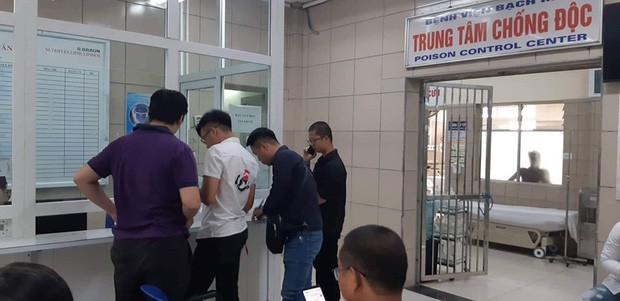 Nhiều phóng viên Hà Nội phải đến trung tâm chống độc kiểm tra sức khỏe sau khi tác nghiệp ở đám cháy công ty phích nước Rạng Đông - Ảnh 1.