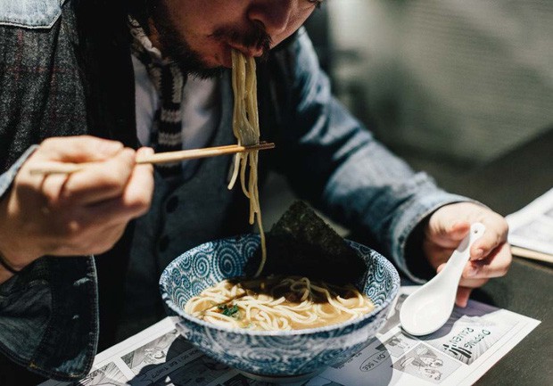 Khi cả thế giới xem thực khách là thượng đế, người Nhật lại có văn hóa ăn uống sao cho... đẹp lòng đầu bếp - Ảnh 3.
