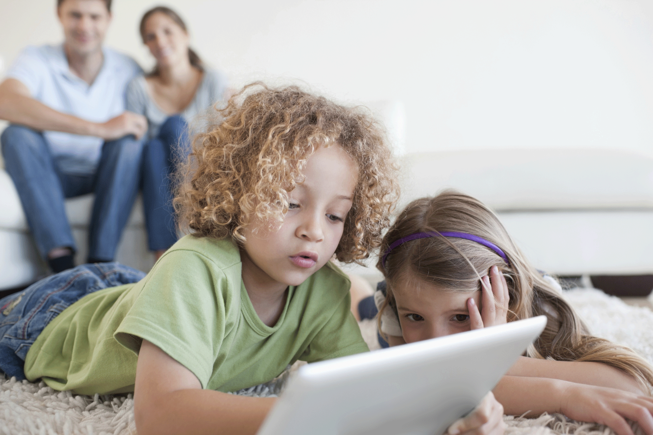 Kỹ năng số 1 chuyên gia ĐH Stanford khuyên dạy nếu muốn trẻ thông minh, nhưng ít cha mẹ nào làm được: Phụ huynh Việt hay cho con chơi iPad, iPhone nên biết! - Ảnh 4.