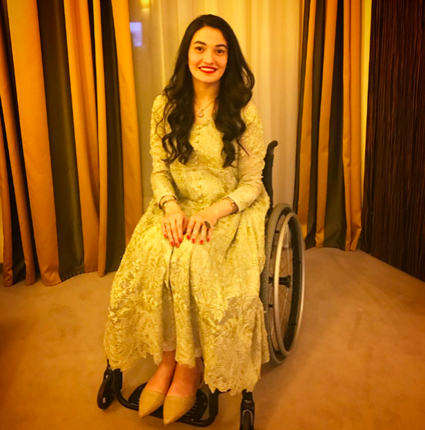 Bị ép cưới năm 18 tuổi, gặp tai nạn xe hơi đến mất khả năng sinh con, tật nguyền: Góp mặt trong Forbes 30 Under 30, cô gái Pakistan này truyền cảm hứng đến hàng triệu người - Ảnh 1.