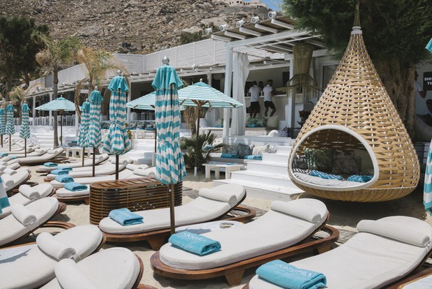 Đảo Mykonos - Thiên đường đốt tiền của giới siêu giàu: Sương sương thuê lều nhỏ trên bãi biển thôi cũng ngốn hơn 100 triệu đồng - Ảnh 7.