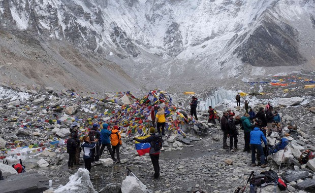 Nepal chính thức cấm mang nhựa lên Everest - bước đầu giải quyết hàng tấn rác chất thành núi trên nóc nhà của thế giới - Ảnh 4.