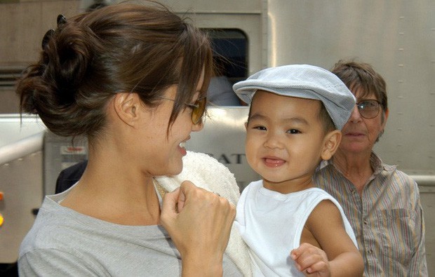 Maddox Jolie-Pitt: The orphan changed his life thanks to Angelina's adoption, confronting his father to protect his mother and making a surprising decision in Korea - Photo 1.