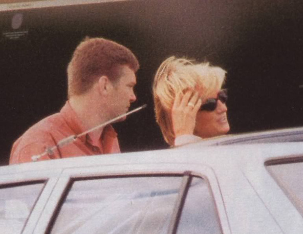 Người duy nhất sống sót trong tai nạn thảm khốc của Công nương Diana: Phải phẫu thuật khuôn mặt, bị kiện tụng và thuyết âm mưu bủa vây hơn 2 thập kỷ - Ảnh 1.