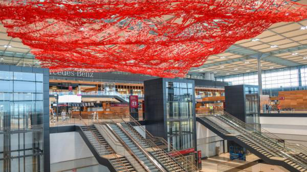 Sân bay ma ở Đức xây suốt 13 năm, ngốn hơn 8 tỷ USD vẫn đắp chiếu - Ảnh 2.