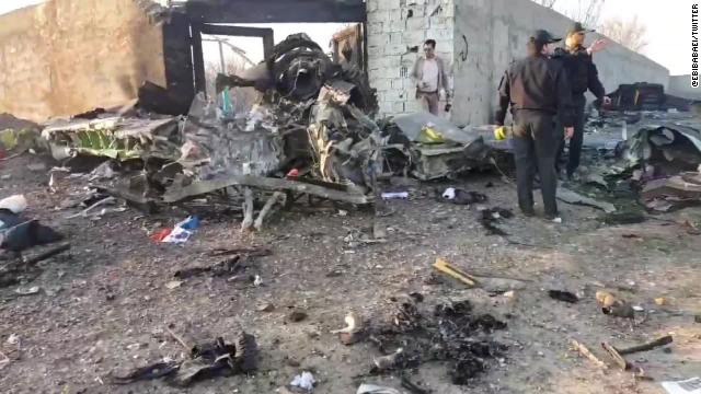 Câu hỏi còn bỏ ngỏ sau thảm kịch rơi máy bay Ukraine ở Iran: Chiếc Boeing 737 rơi vì lý do kỹ thuật? - Ảnh 2.