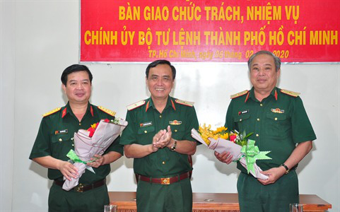 Bộ Quốc phòng bổ nhiệm 3 tân Chính ủy - Ảnh 2.