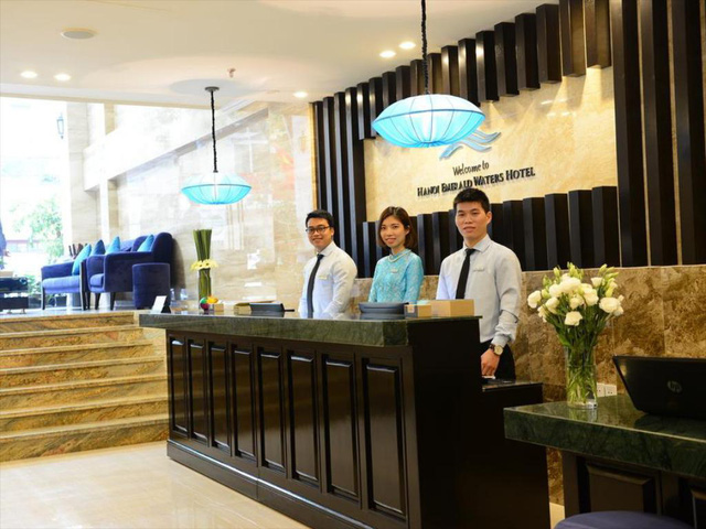 “Ngấm đòn” Covid-19, gom trả tiền điện còn khó khăn, một khách sạn tại Hà Nội buộc phải cho nhân viên nghỉ việc 4 tháng: Trợ cấp 1,5 triệu đồng/người/tháng, lương sếp cũng như nhân viên - Ảnh 2.