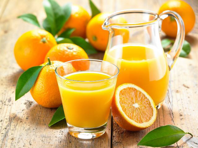 Tùy tiện sử dụng vitamin C để phòng ngừa được virus corona: Chuyên gia khẳng định rất nguy hiểm - Ảnh 1.