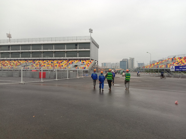 Quang cảnh đường đua F1 Hà Nội sau lệnh hoãn: Đại công trường ngổn ngang, công nhân vẫn làm việc - Ảnh 20.